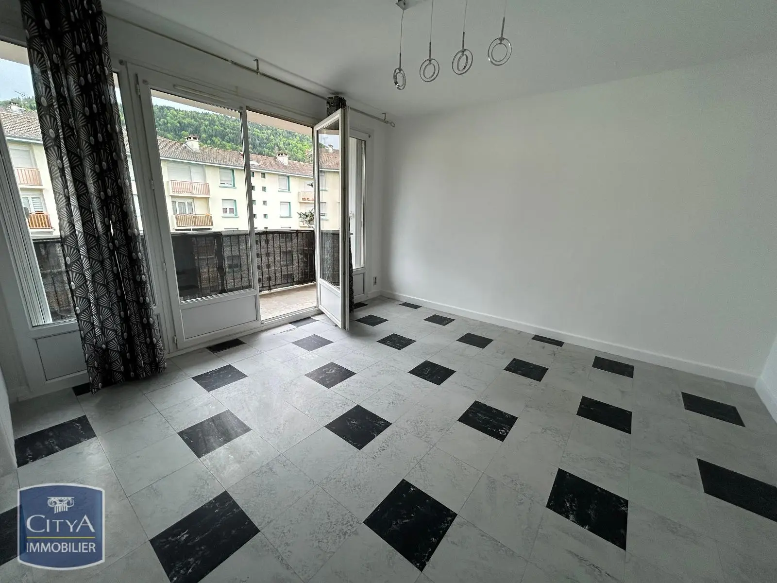 Photo 1 appartement Oyonnax
