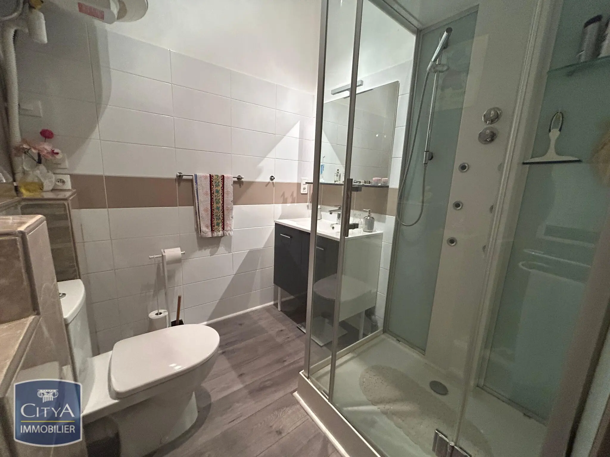 Photo 11 Maison 8 pièces 255m²