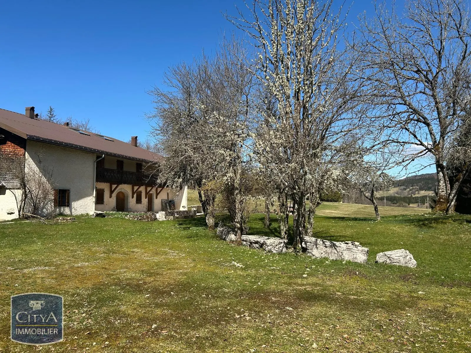 Photo 1 Maison 8 pièces 406m²