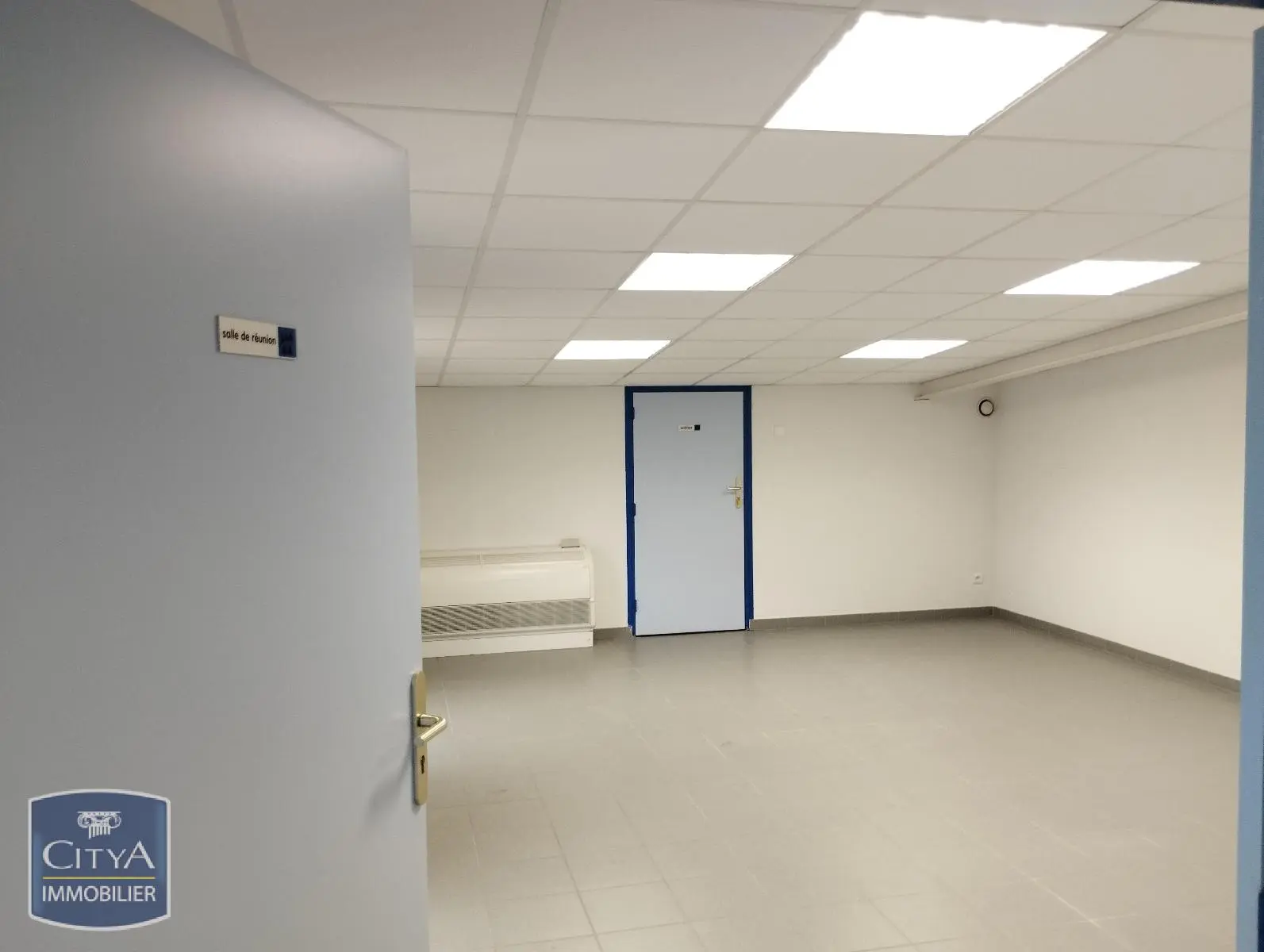 Photo 2 Local Industriel 878m²