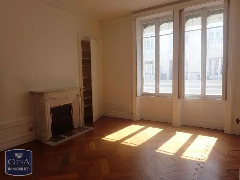 Illustration pour Appartement 4 pièces 90m² Photo Appartement 4 pièces 90m²