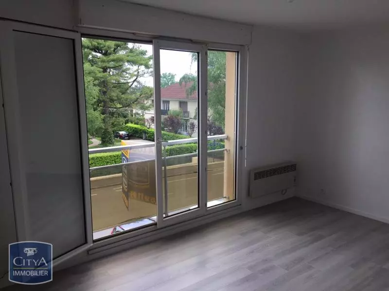 Illustration pour Appartement 1 pièce 27m² Photo Appartement 1 pièce 27m²
