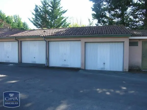 Photo 1 Parking