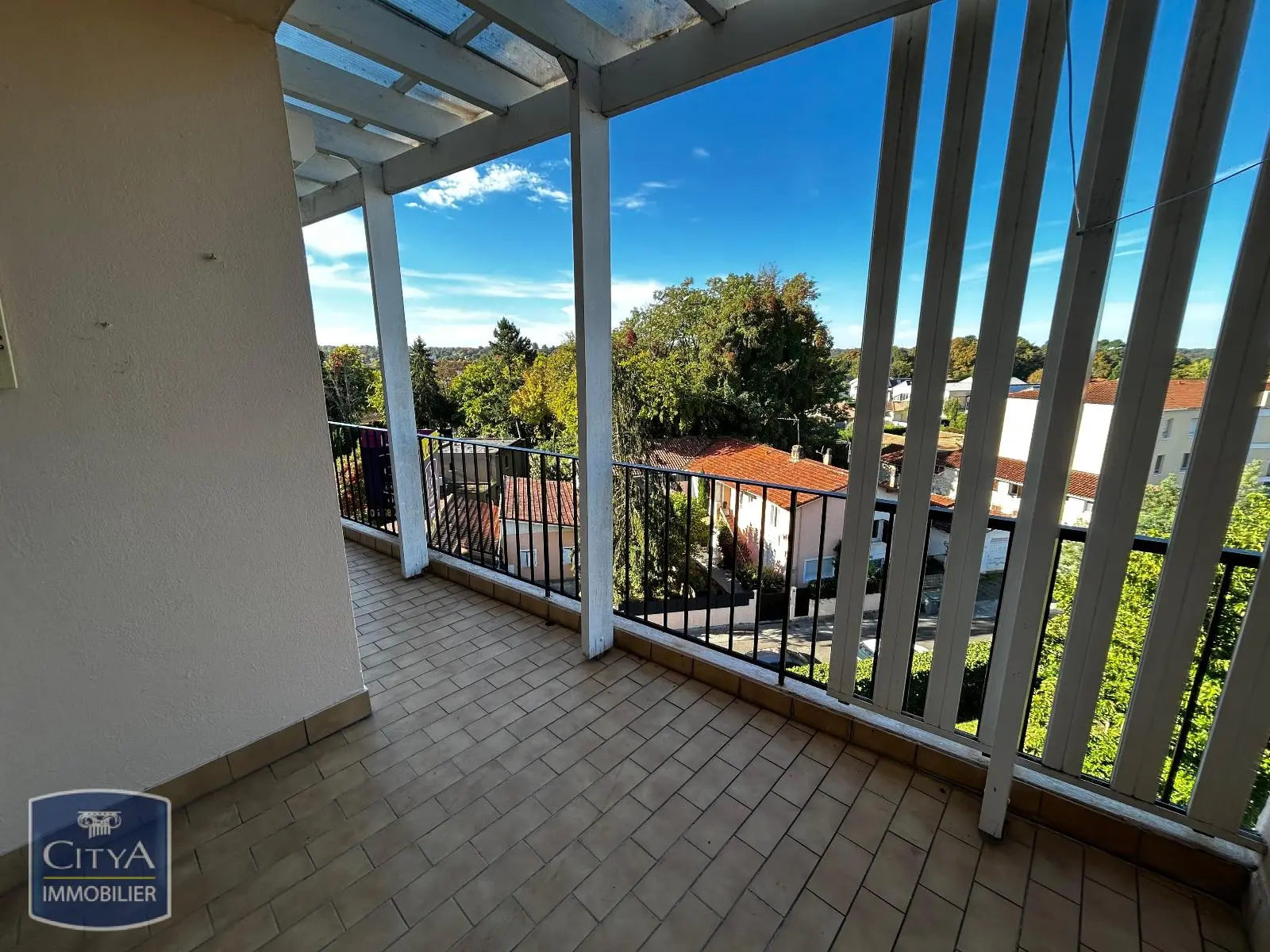 Photo 1 Appartement 5 pièces 110.81m²