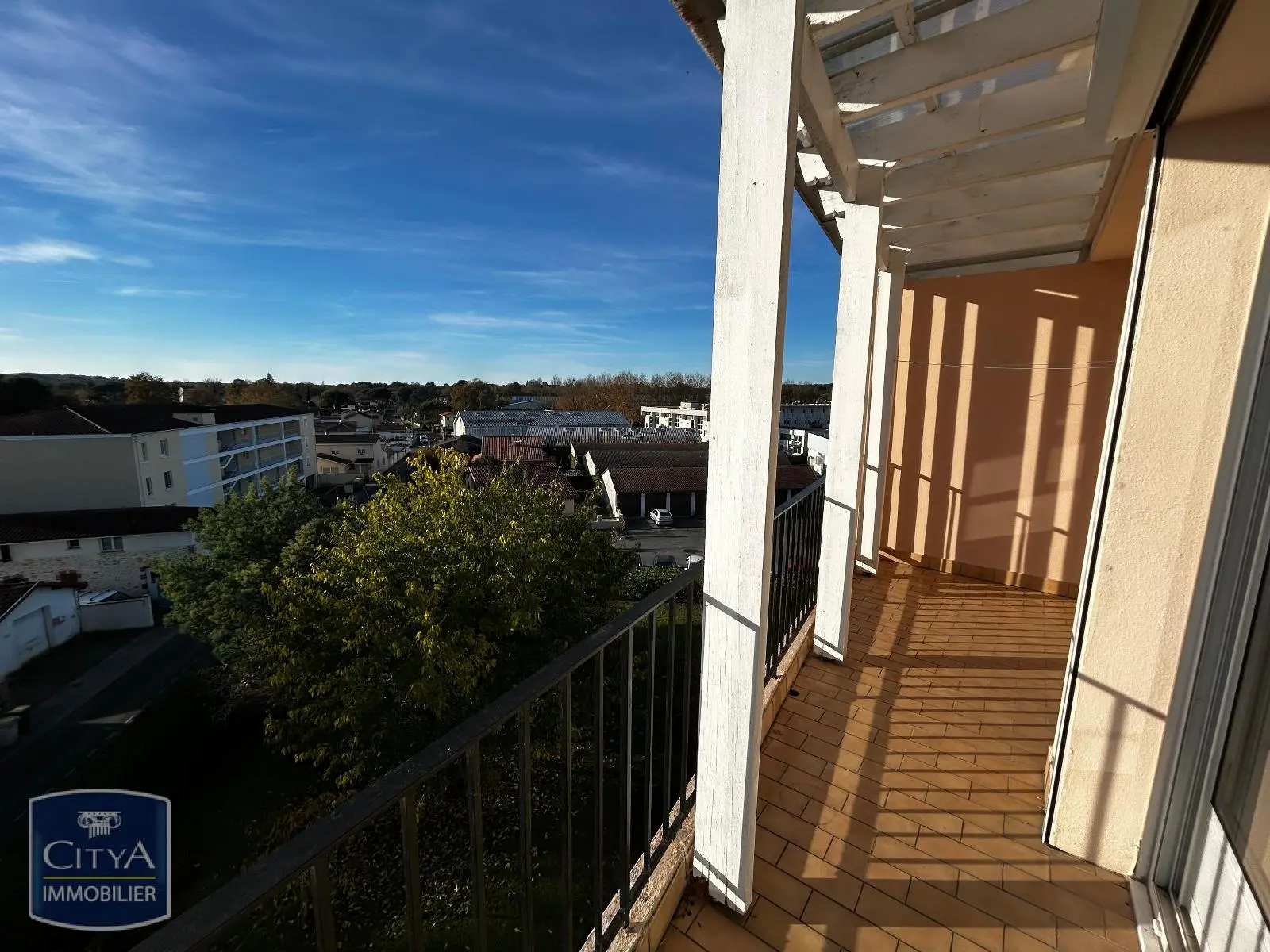 Photo 1 Appartement 5 pièces 110.81m²