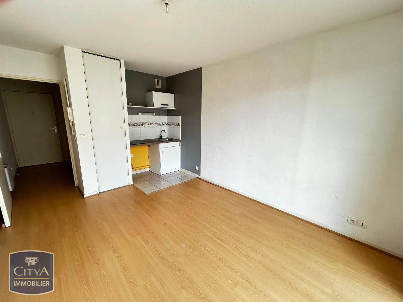 Photo 2 Appartement 1 pièce 22.29m²