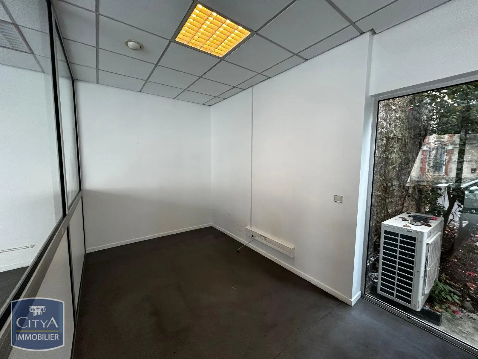 Photo 5 Local Commercial