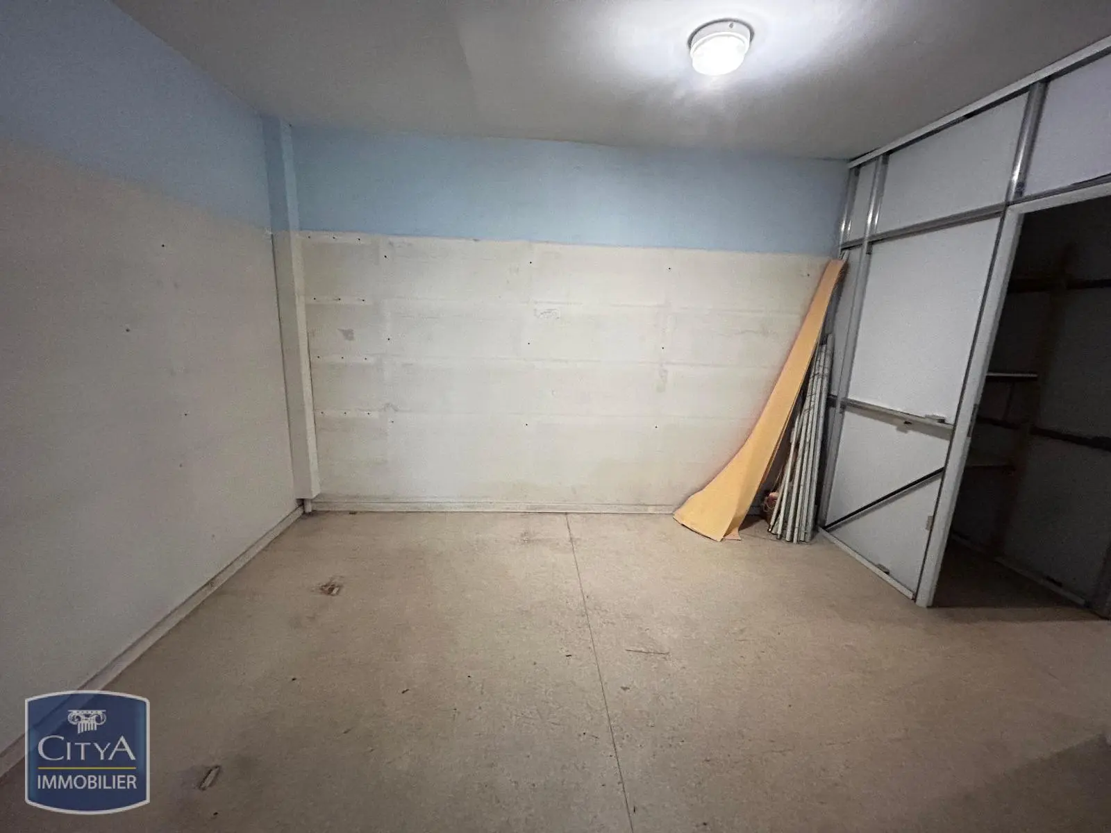 Photo 13 Local Commercial