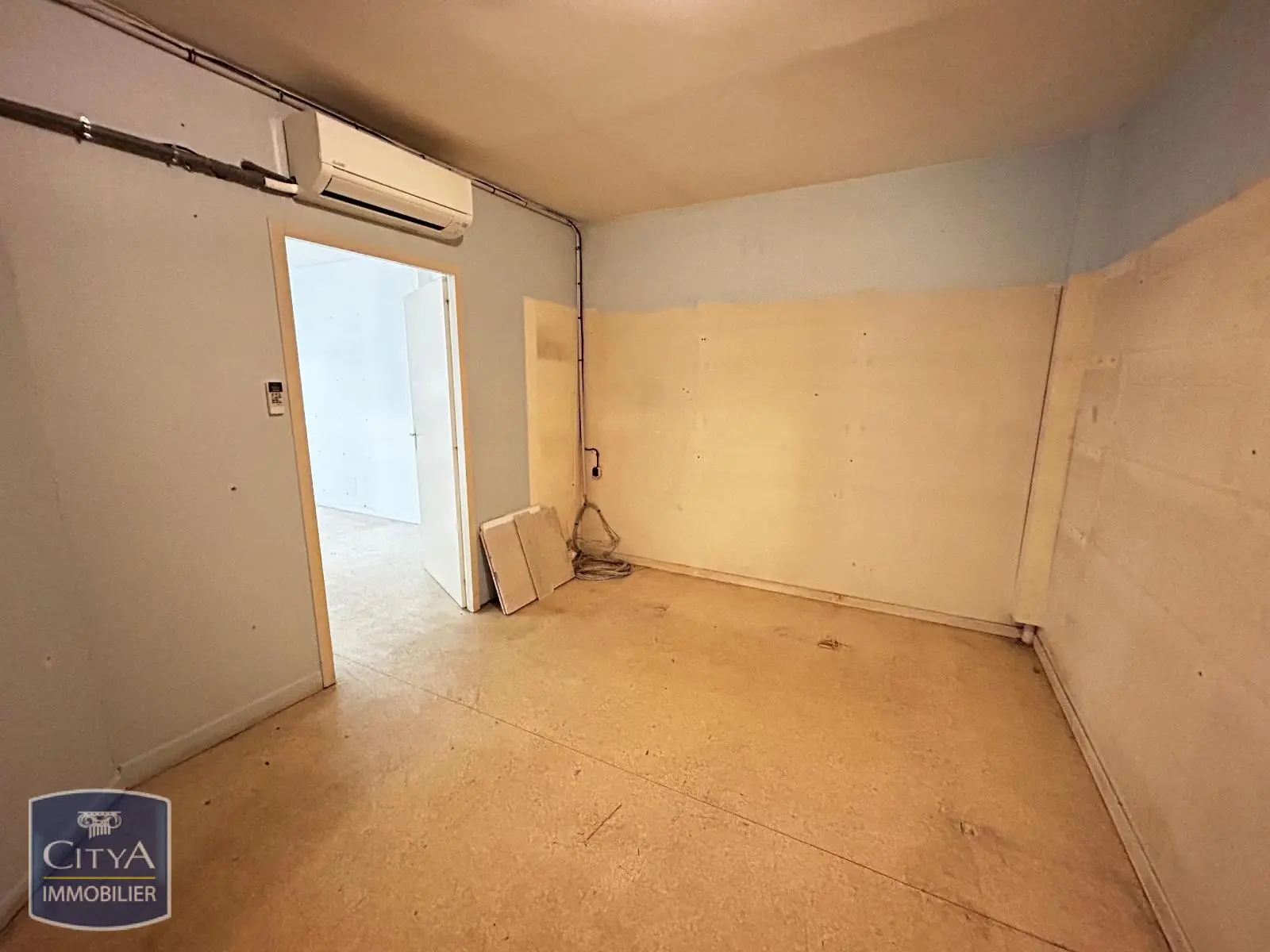 Photo 12 Local Commercial