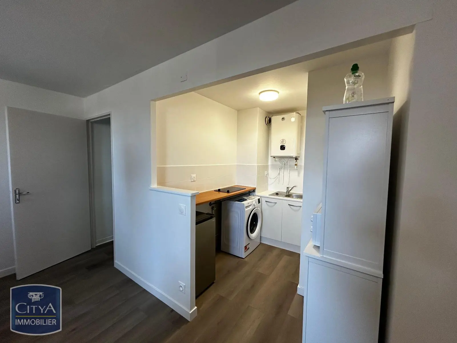 Photo 2 Appartement 1 pièce 28.42m²