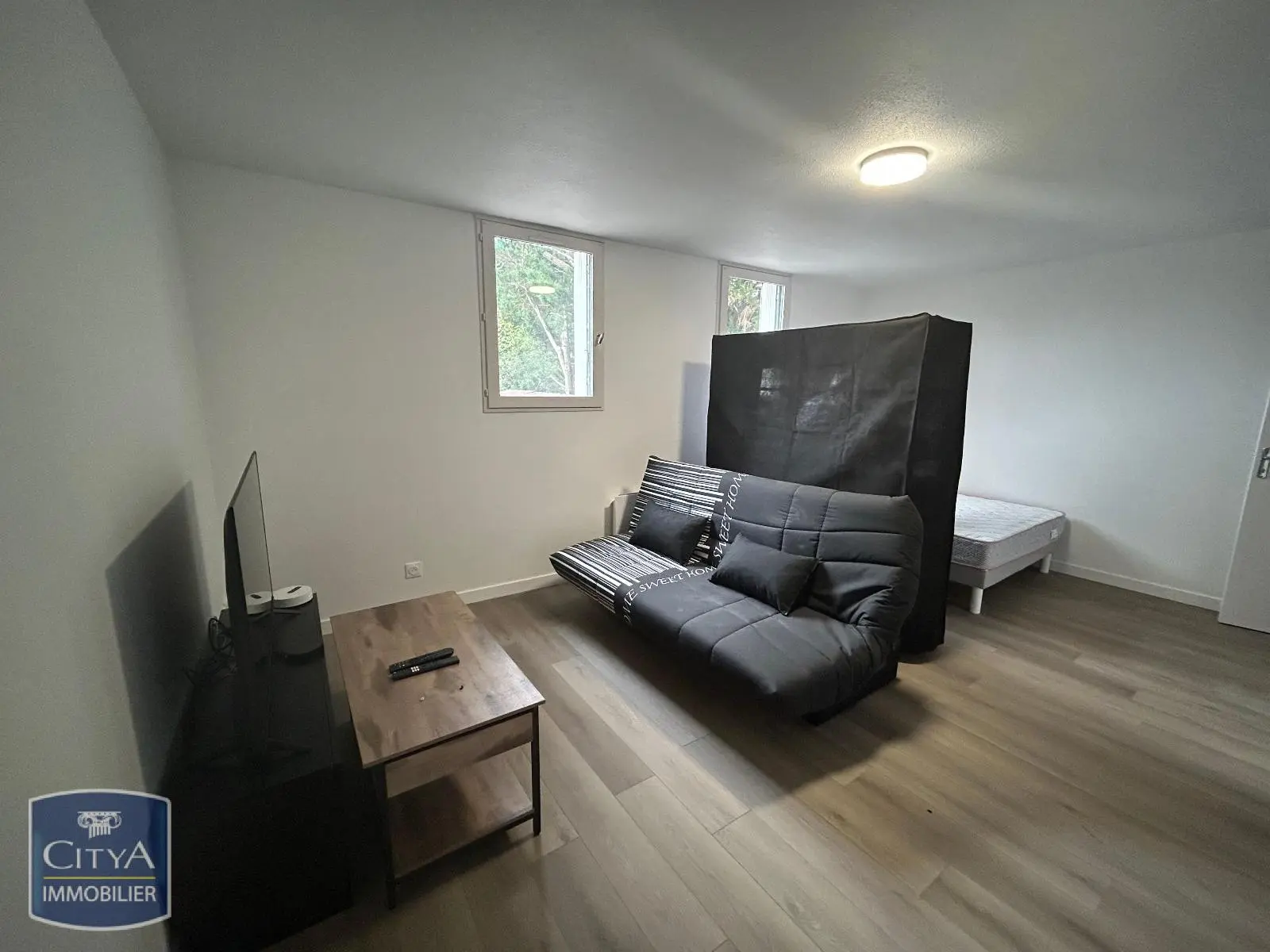 Photo 1 Appartement 1 pièce 28.42m²