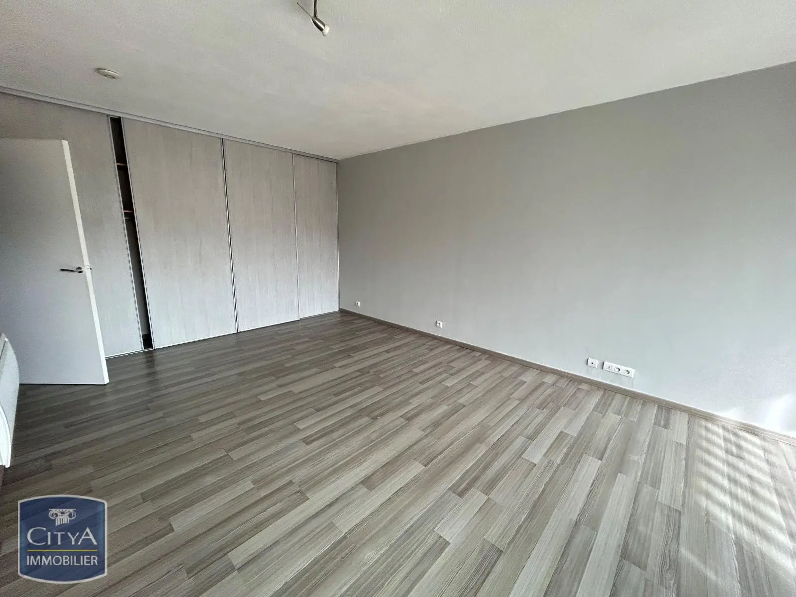 Photo 3 Appartement 1 pièce 33.33m²