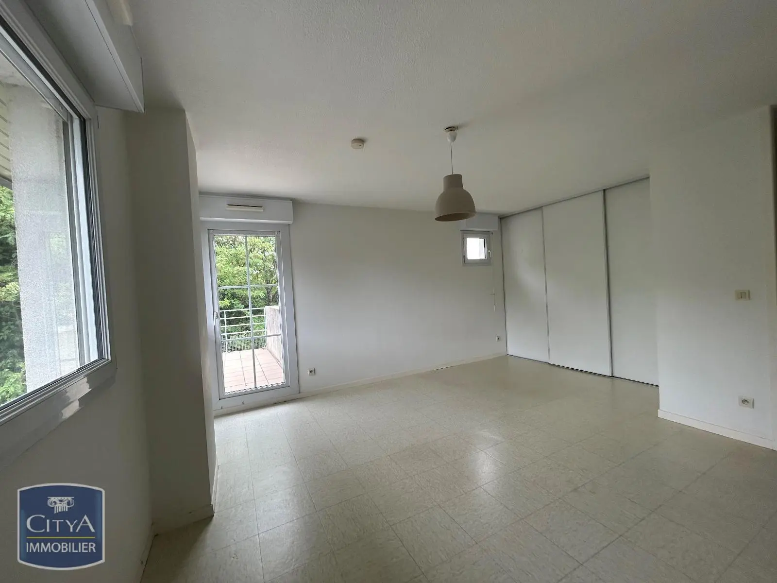 Photo 2 Appartement 1 pièce 33.08m²