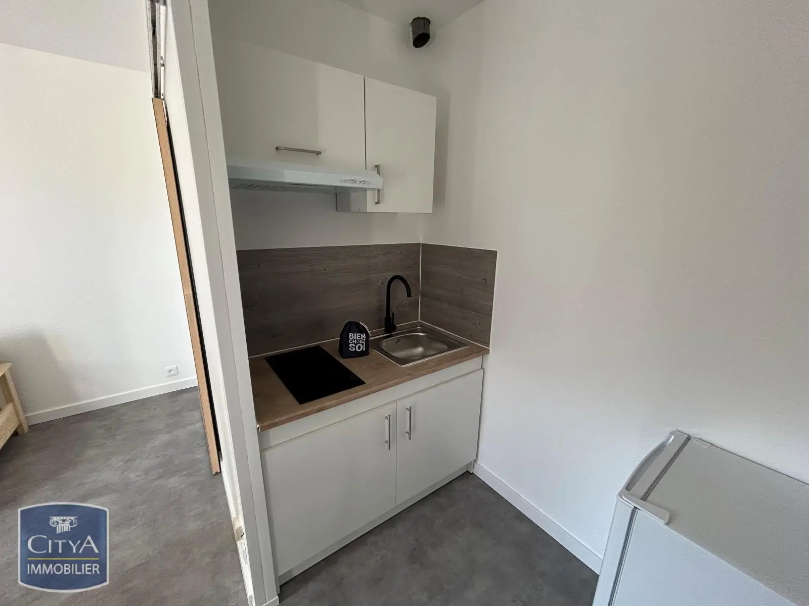 Photo 2 Appartement 1 pièce 16.13m²