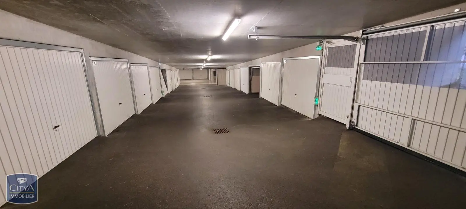 Photo 3 Parking