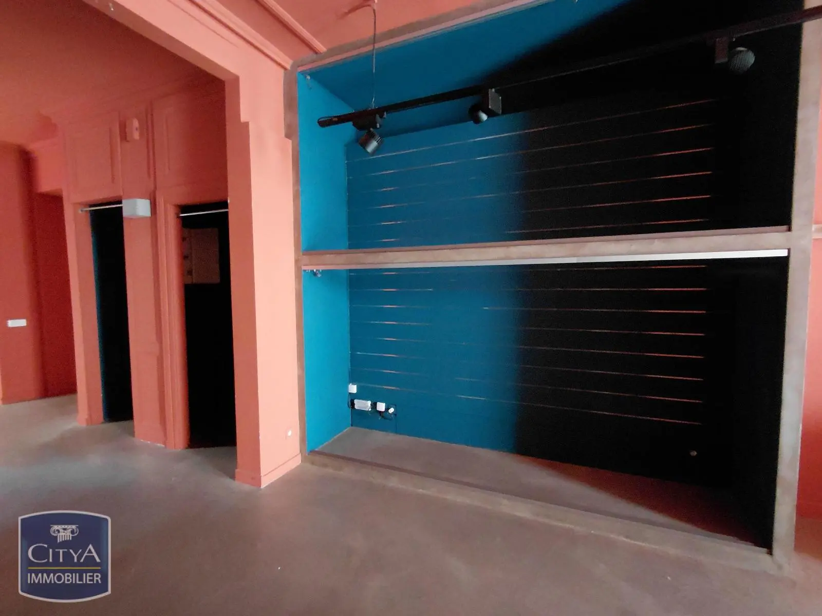 Photo 1 local commercial Besançon