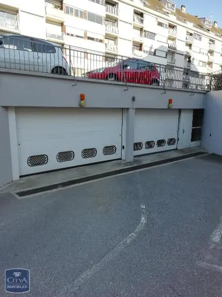 Photo 3 Parking