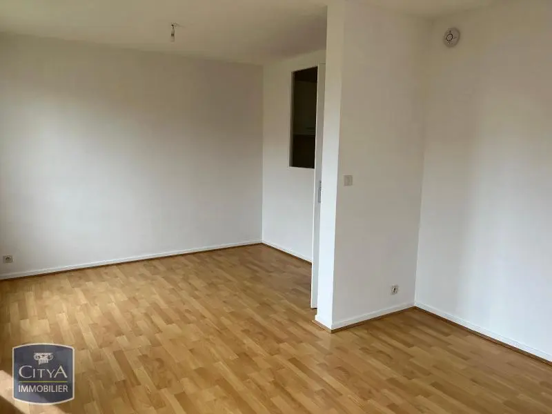 Photo 2 Appartement 1 pièce 27.74m²