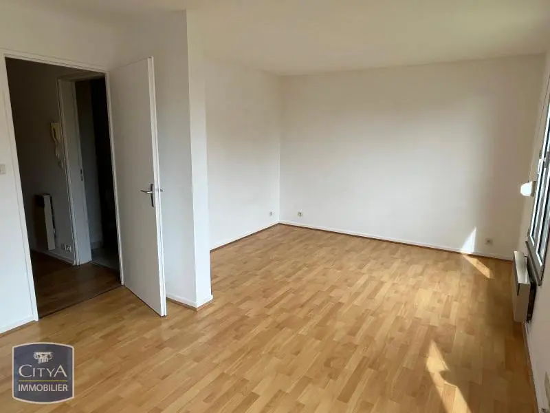 Photo 1 Appartement 1 pièce 27.74m²