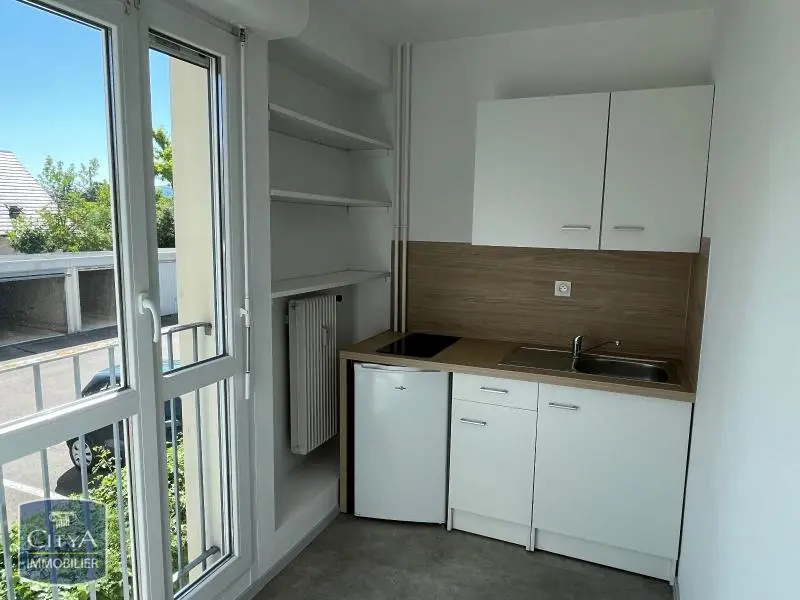 Photo 3 Appartement 1 pièce 27.98m²