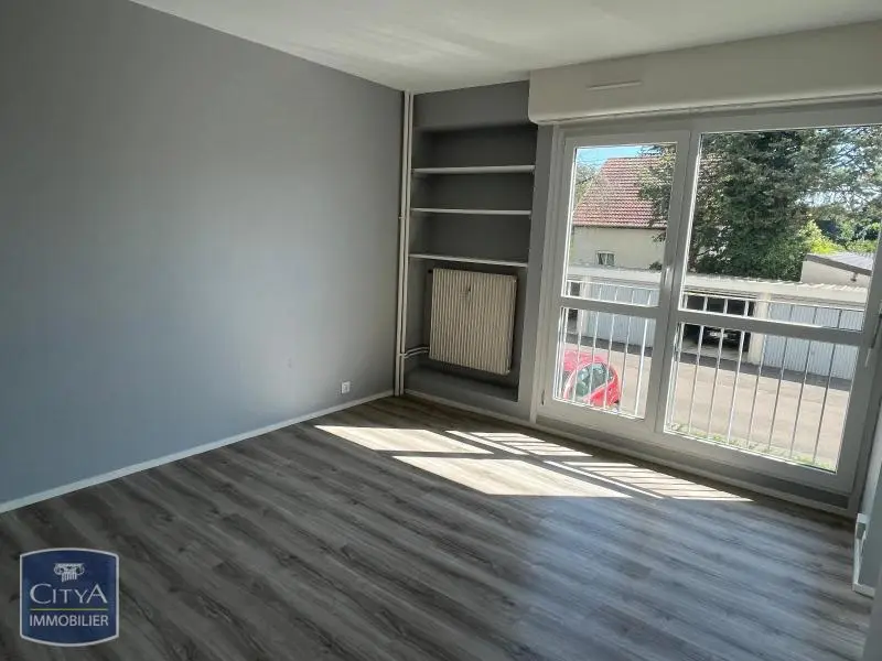 Photo 2 Appartement 1 pièce 27.98m²