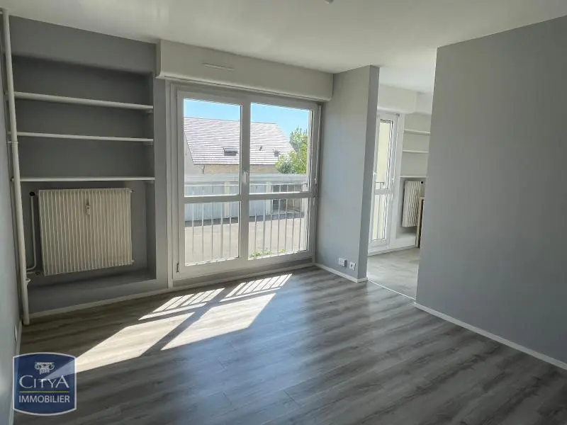 Photo 1 Appartement 1 pièce 27.98m²
