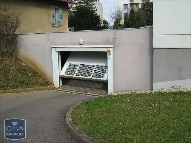 Photo 1 Parking