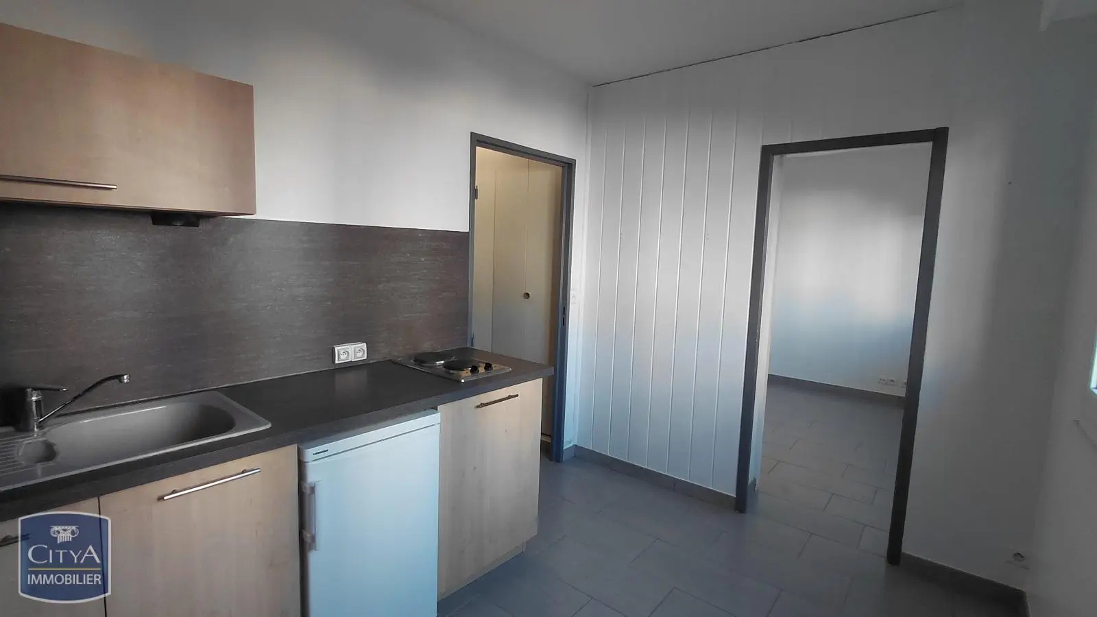 Photo 1 Appartement 1 pièce 27.85m²