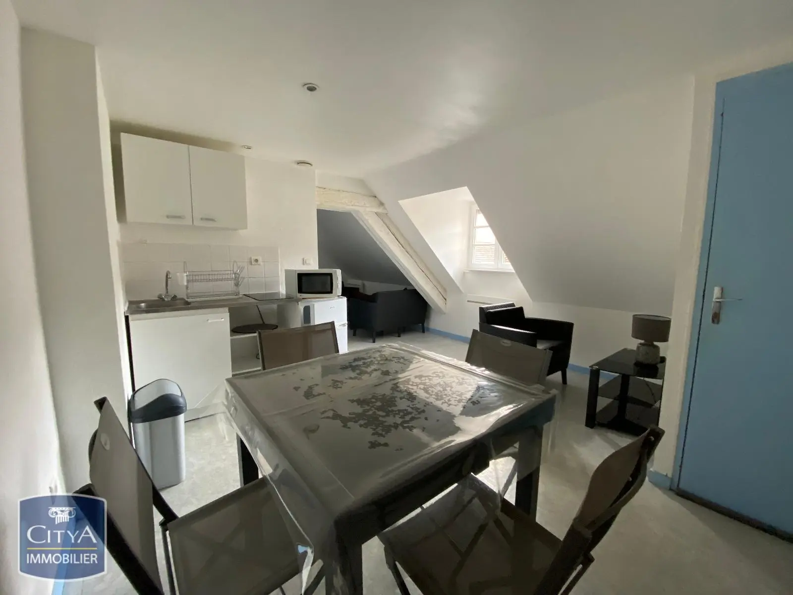 Photo 1 Appartement 1 pièce 21.37m²
