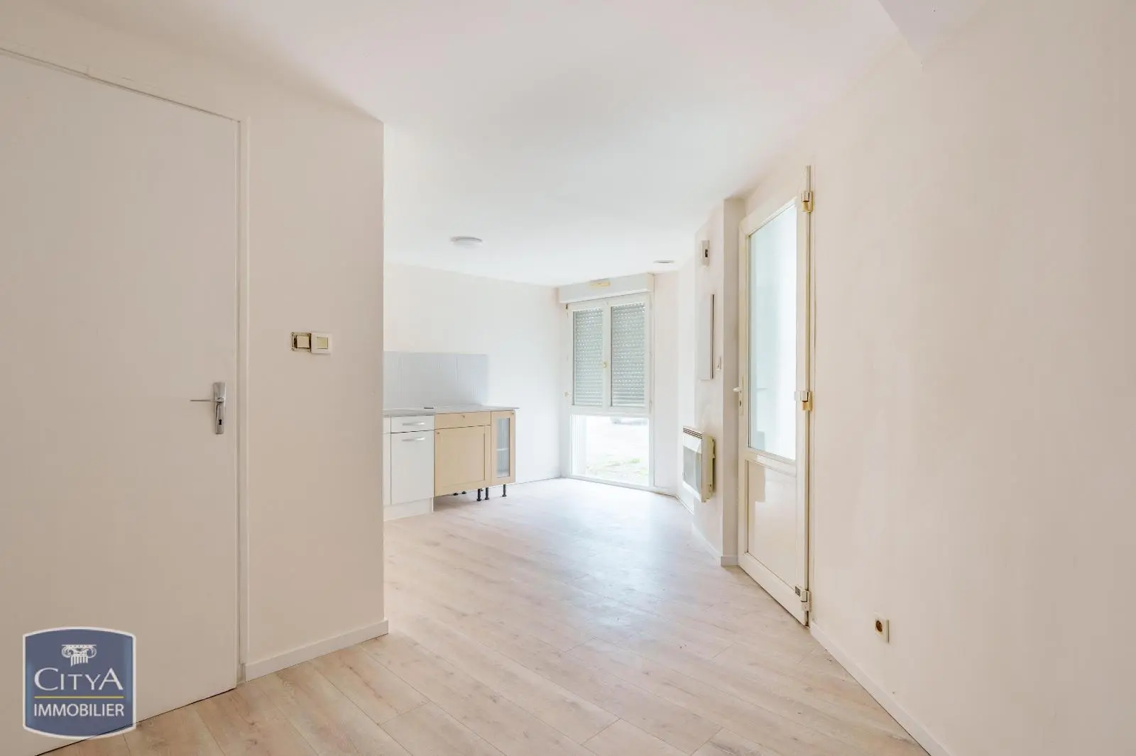 Photo 2 Appartement 1 pièce 23.88m²