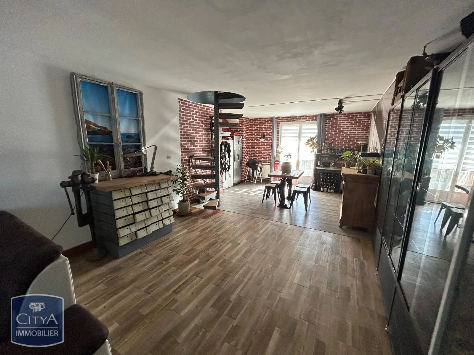 Photo 2 Appartement 4 pièces 200m²