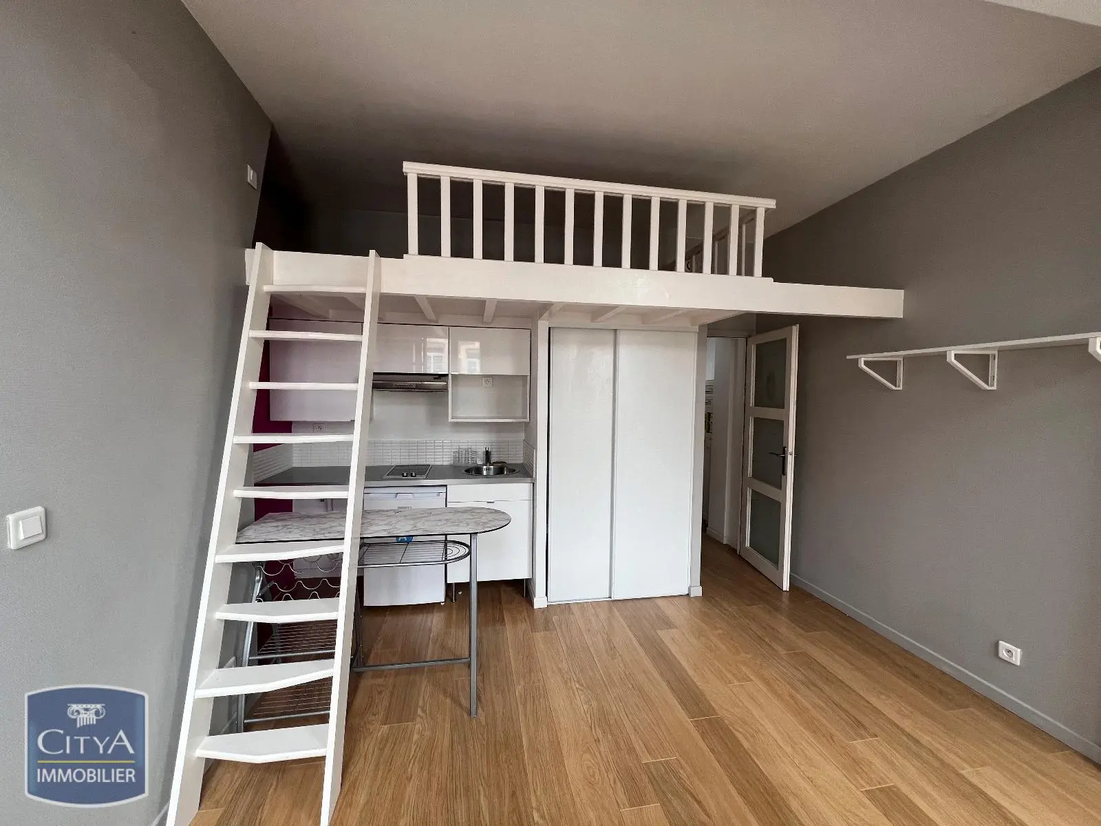 Photo 1 Appartement 1 pièce 19.6m²