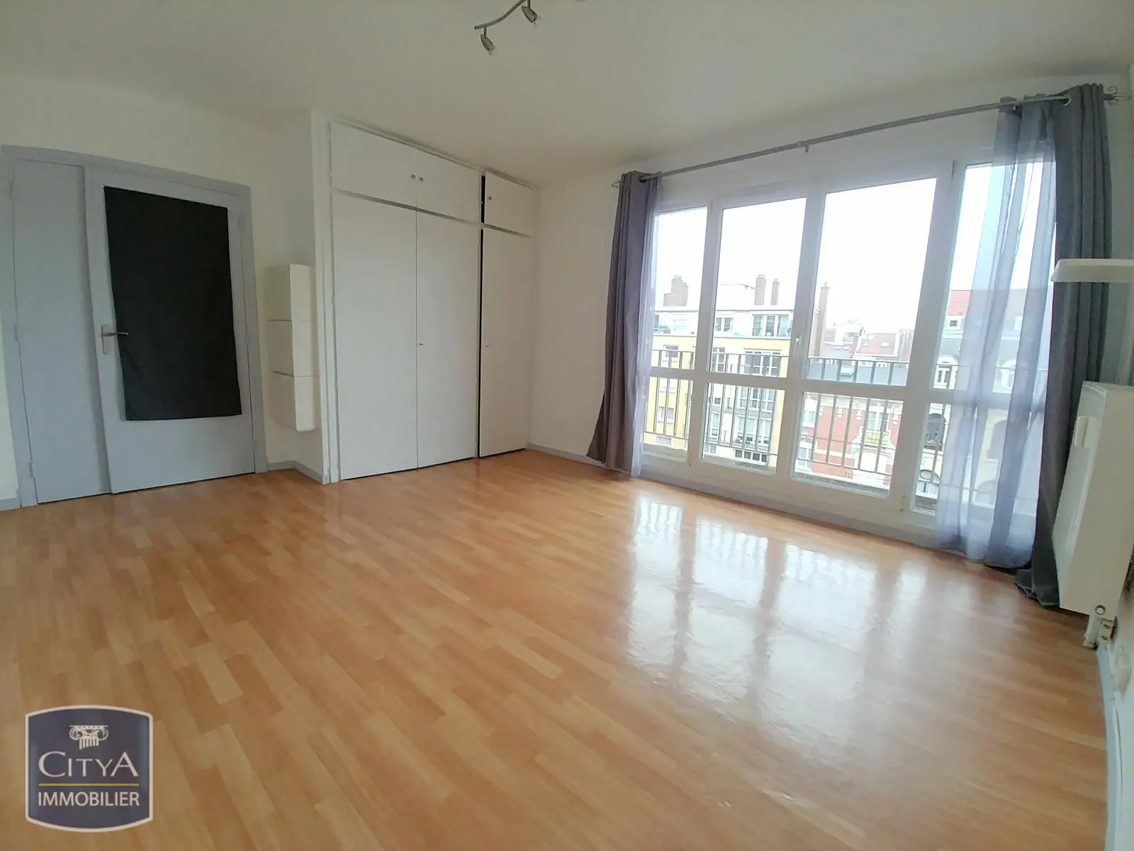 Photo 1 Appartement 1 pièce 27.53m²