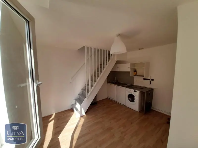 Photo 1 Appartement 1 pièce 24.89m²