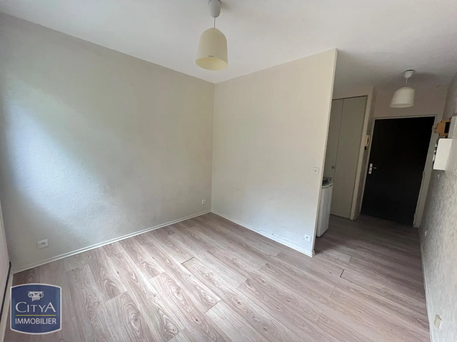 Photo 2 Appartement 1 pièce 15.39m²