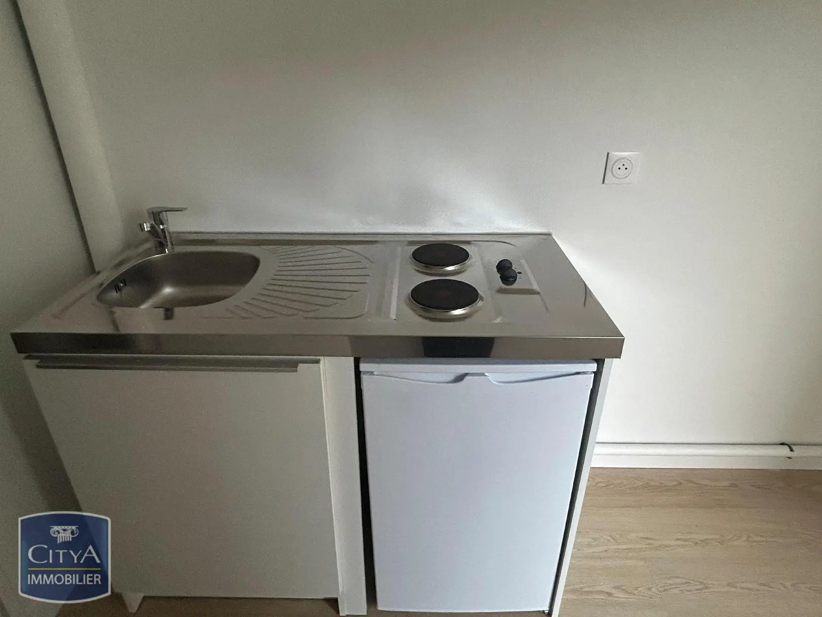 Photo 2 Appartement 1 pièce 24.72m²