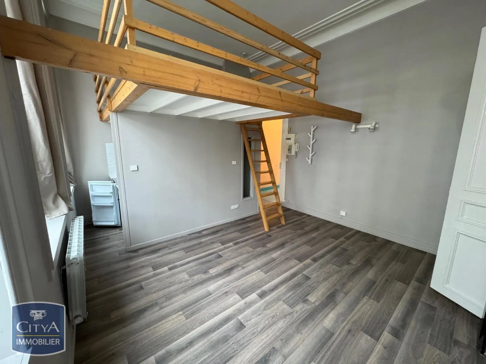 Photo 1 Appartement 1 pièce 19.74m²