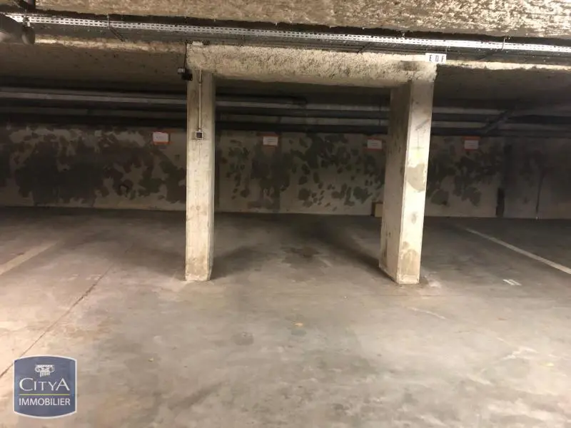 Photo 2 Parking