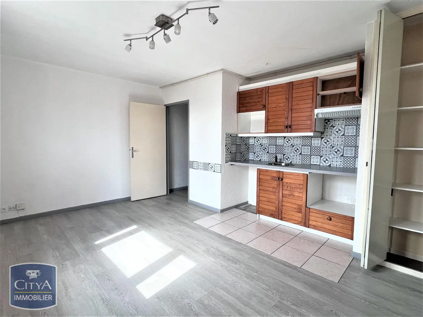 Photo 2 Appartement 1 pièce 25.65m²