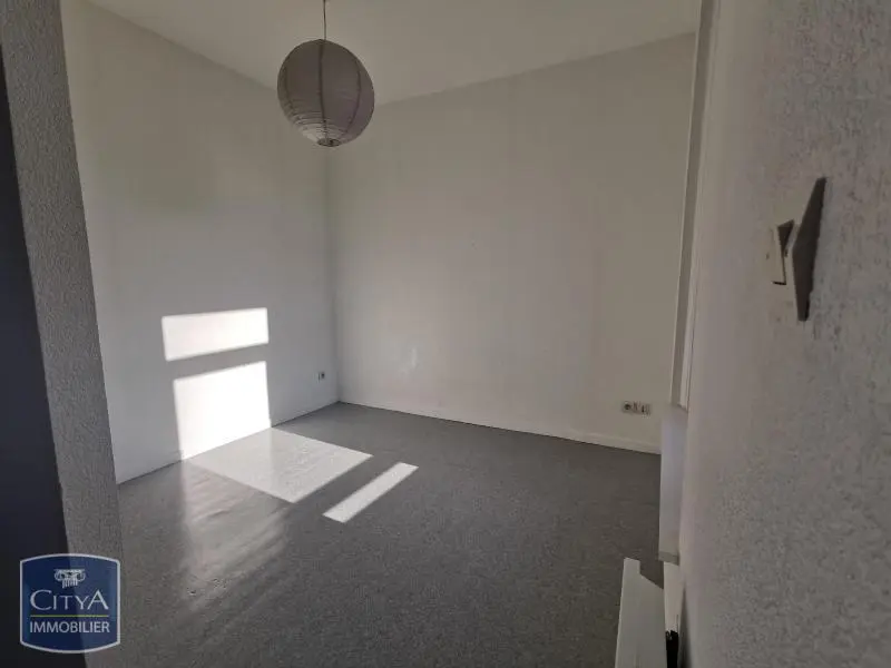 Photo 3 Appartement 1 pièce 31.76m²