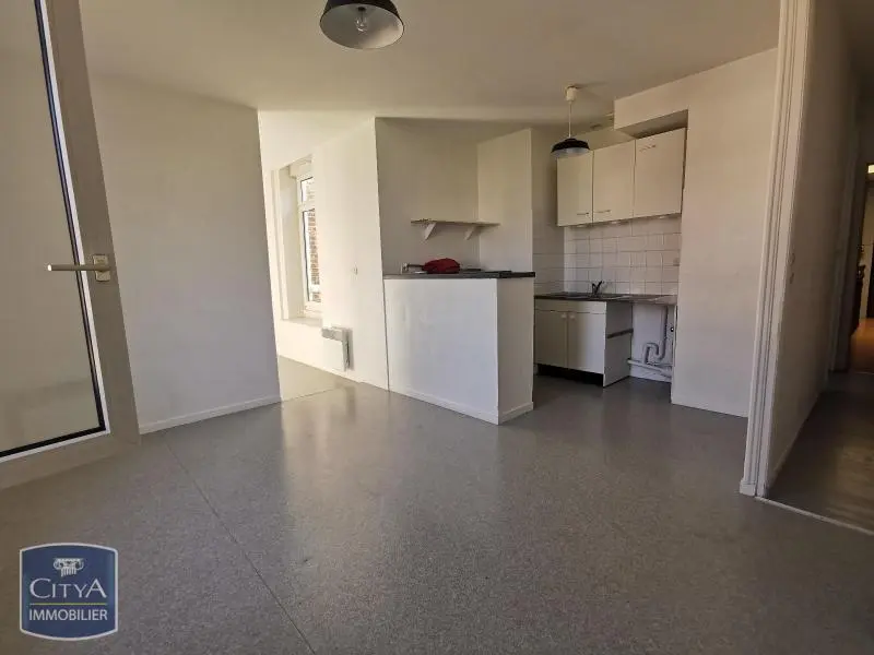 Photo 1 Appartement 1 pièce 31.76m²