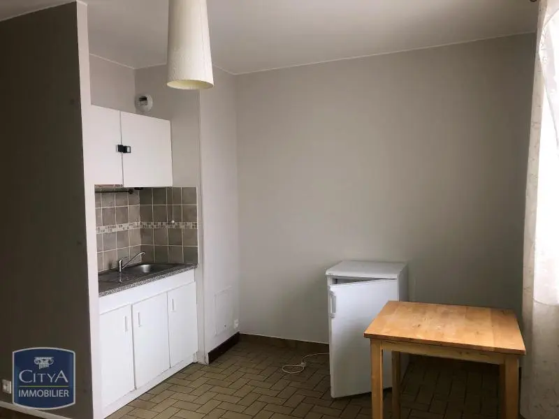 Photo 1 Appartement 1 pièce 24.4m²