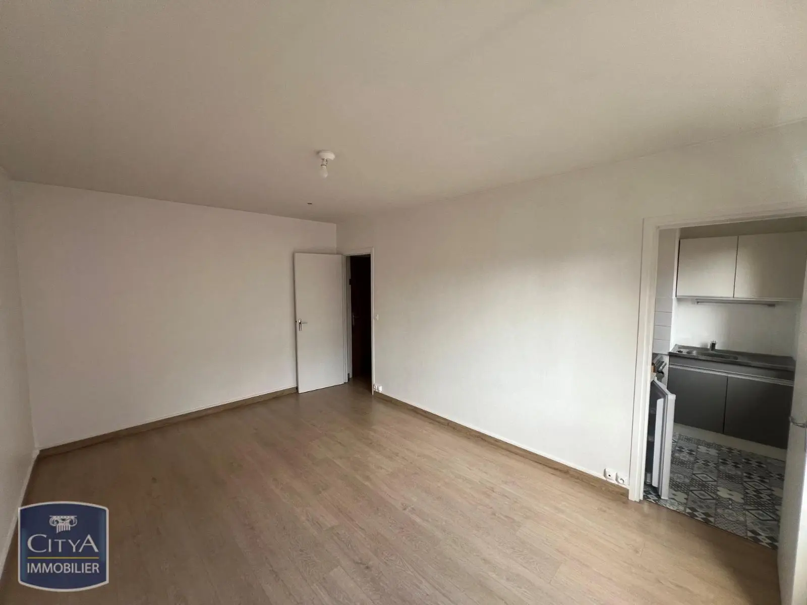 Photo 1 Appartement 1 pièce 25.69m²