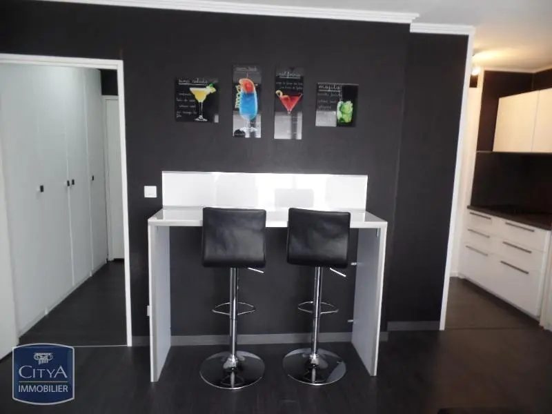 Photo 2 Appartement 1 pièce 31.11m²