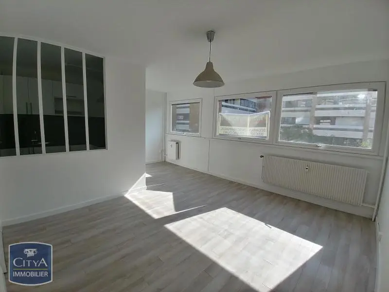 Photo 1 Appartement 1 pièce 31.28m²