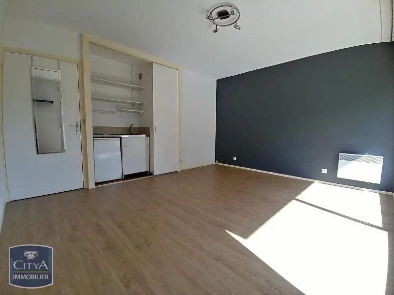 Photo 2 Appartement 1 pièce 24.39m²