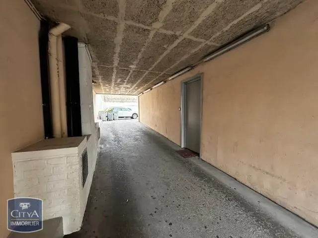 Photo 2 Parking