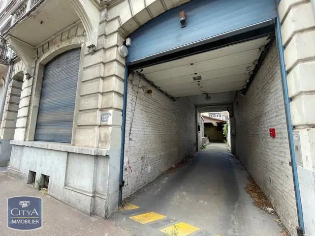 Photo 2 Parking