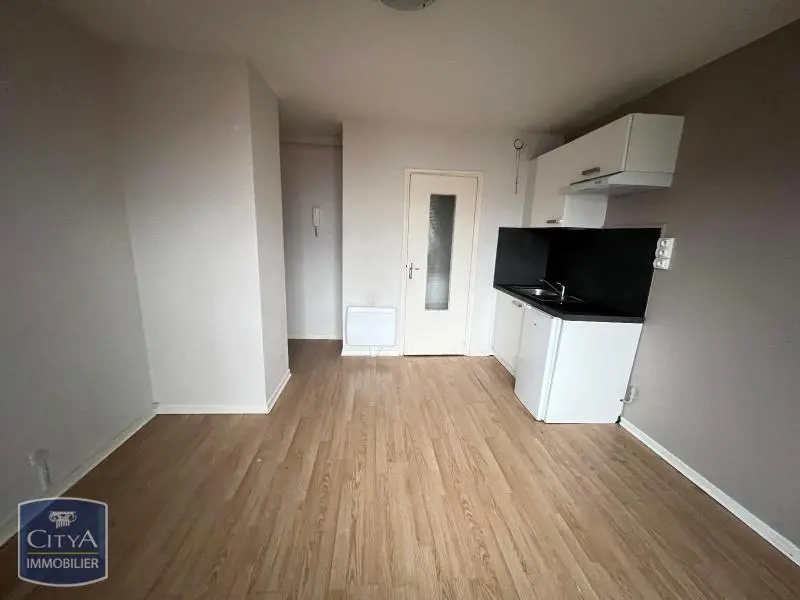 Photo 1 Appartement 1 pièce 16.81m²