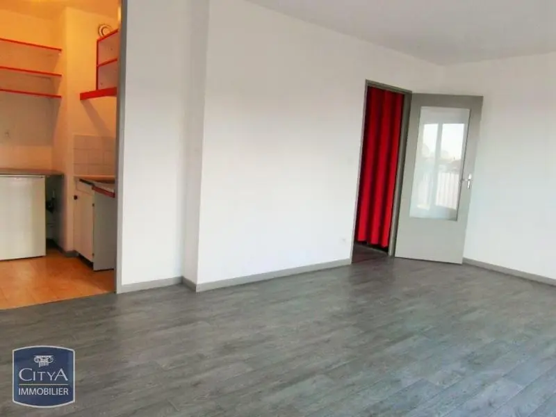 Photo 2 Appartement 1 pièce 32.4m²